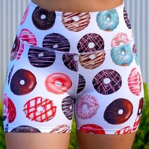 Muscles & Donuts White Workout Shorts M
